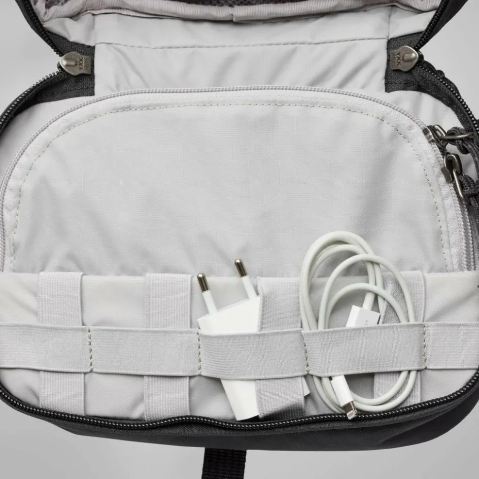 Fjällräven Färden Necessity toilettas coal black