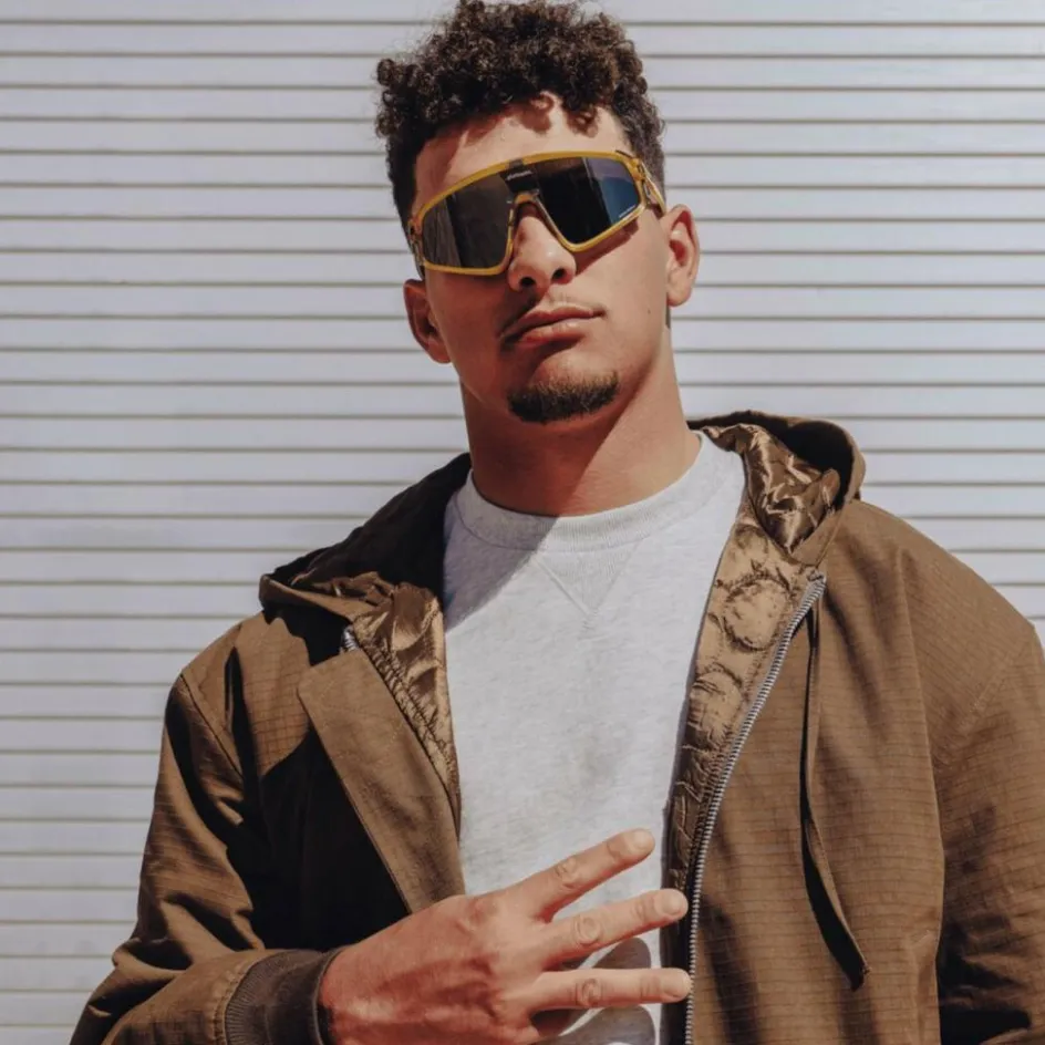 Hot Oakley Latch Panel zonnebril gold grass