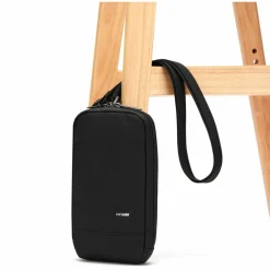 Pacsafe Tech schoudertas jet black