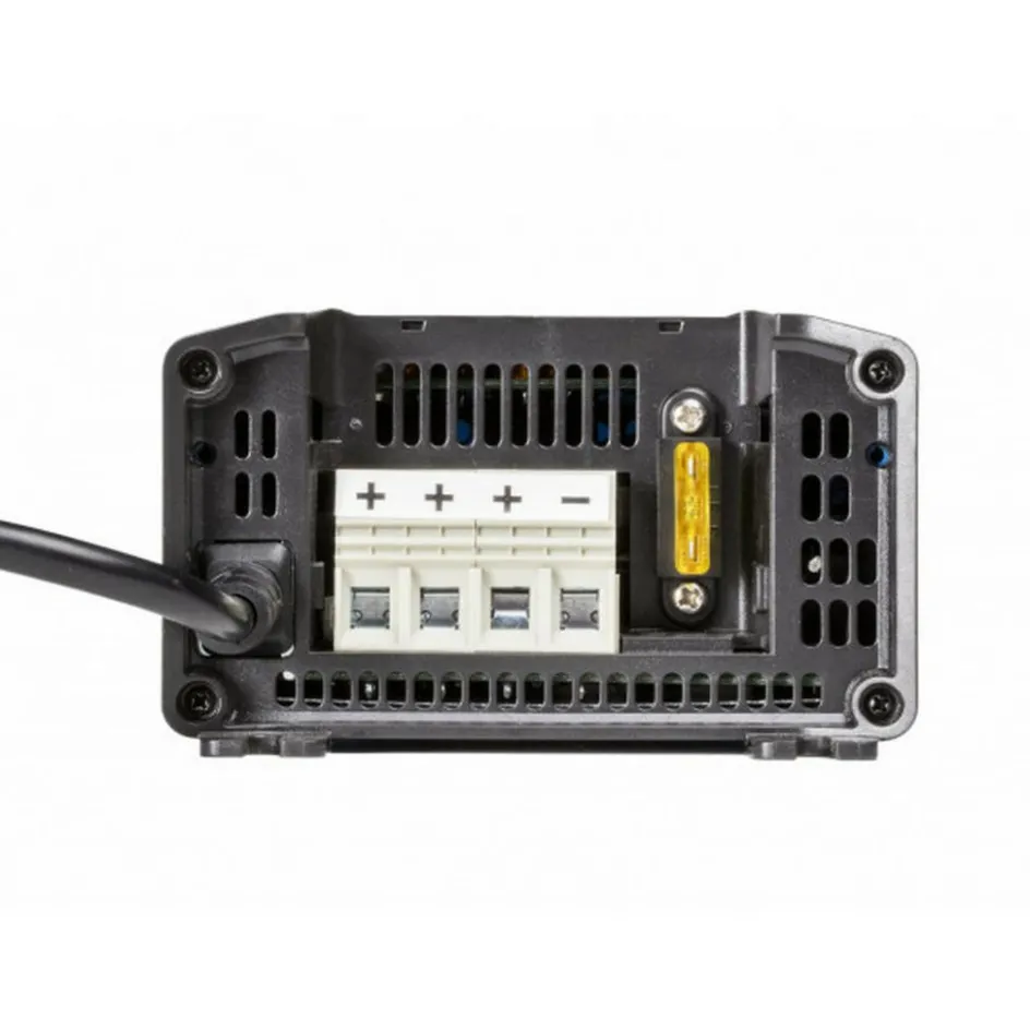 Victron Energy Blue Smart IP22 12V/20A acculader met 3 uitgangen