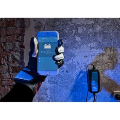 Online Victron Energy  Blue Smart IP65 12V/7A acculader met 1 uitgang