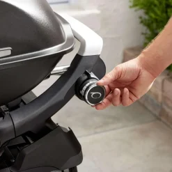 Hot Weber Q 2200N gasbarbecue black inclusief onderstel